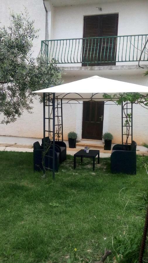 Apartmani Dana Sukošan المظهر الخارجي الصورة