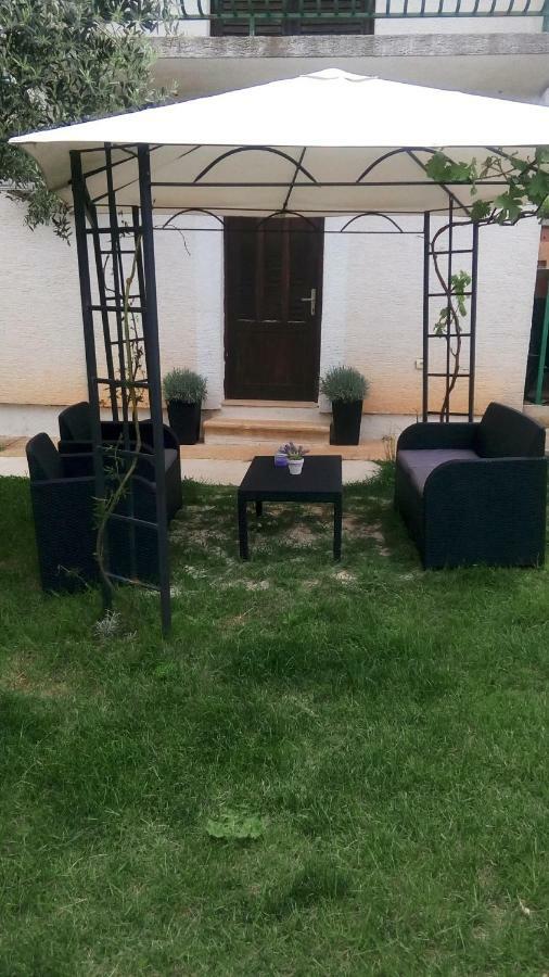 Apartmani Dana Sukošan المظهر الخارجي الصورة